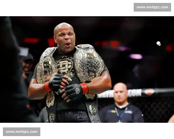 UFC史诗宿敌之战琼斯对决科米尔的荣耀与争议重量级巅峰对抗再掀风暴